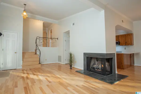 142 WEST GREEN, Vestavia hills, AL 35243