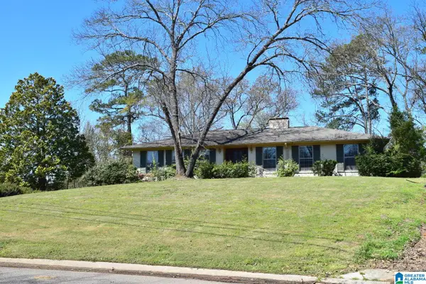 8 EASTWOOD CIRCLE, Homewood, AL 35209