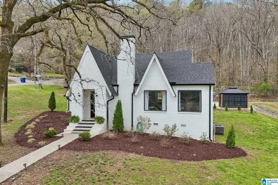 100 5TH AVENUE E, Oneonta, AL 35121 - #2