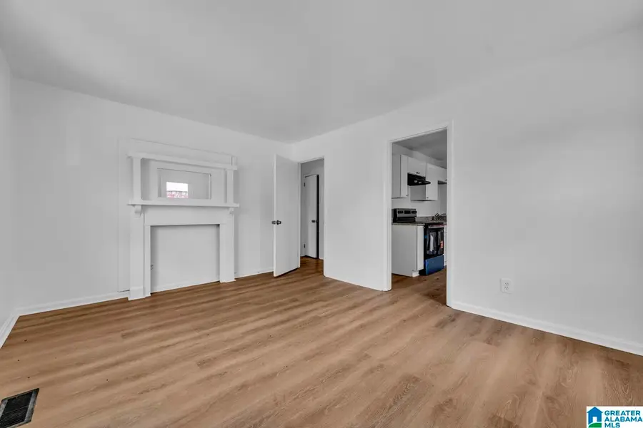 208 17TH AVENUE SW, Birmingham, AL 35211 - #3