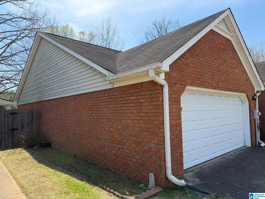 1705 LAKE PARK CIRCLE, Center Point, AL 35215 - #2