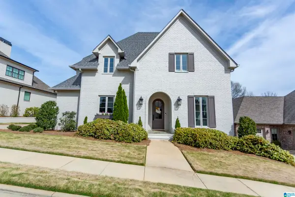 2212 WALNUT HILL DRIVE, Vestavia hills, AL 35226