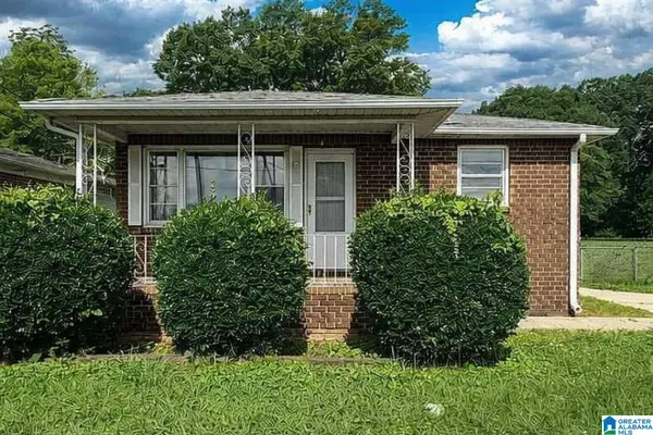 1002 MEADOWOOD AVENUE, Hueytown, AL 35023