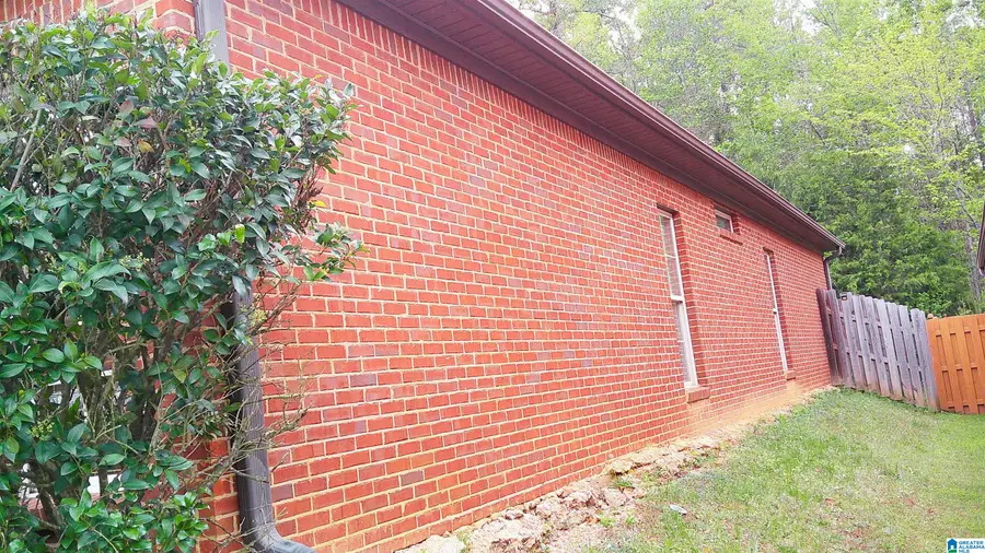 321 KINGSTON CIRCLE, Birmingham, AL 35211 - #3