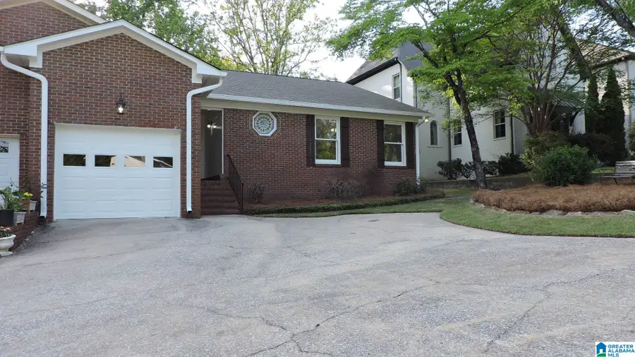 1214 VESTAVIA PLACE, Vestavia Hills, AL 35216 - #2