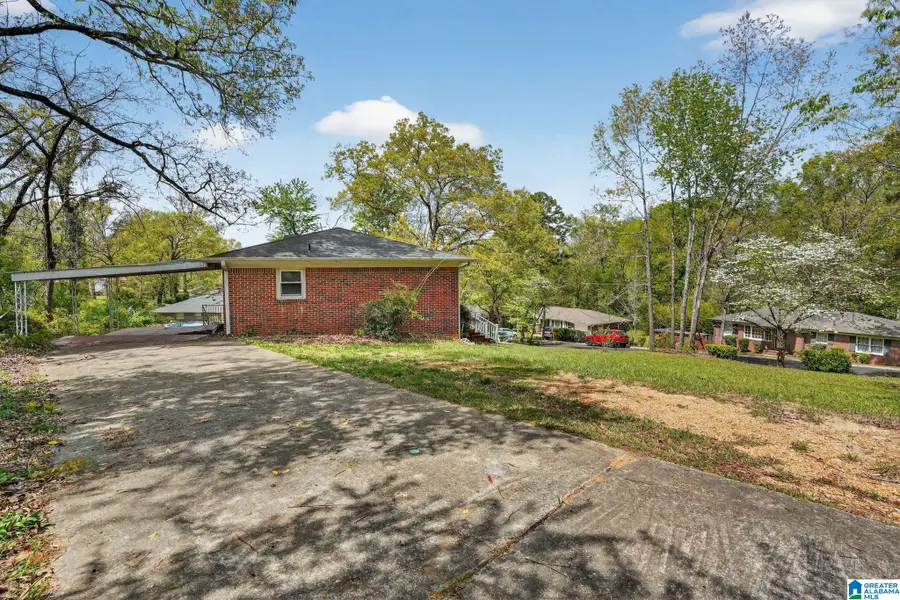 501 27TH AVENUE NW, Center Point, AL 35215 - #3