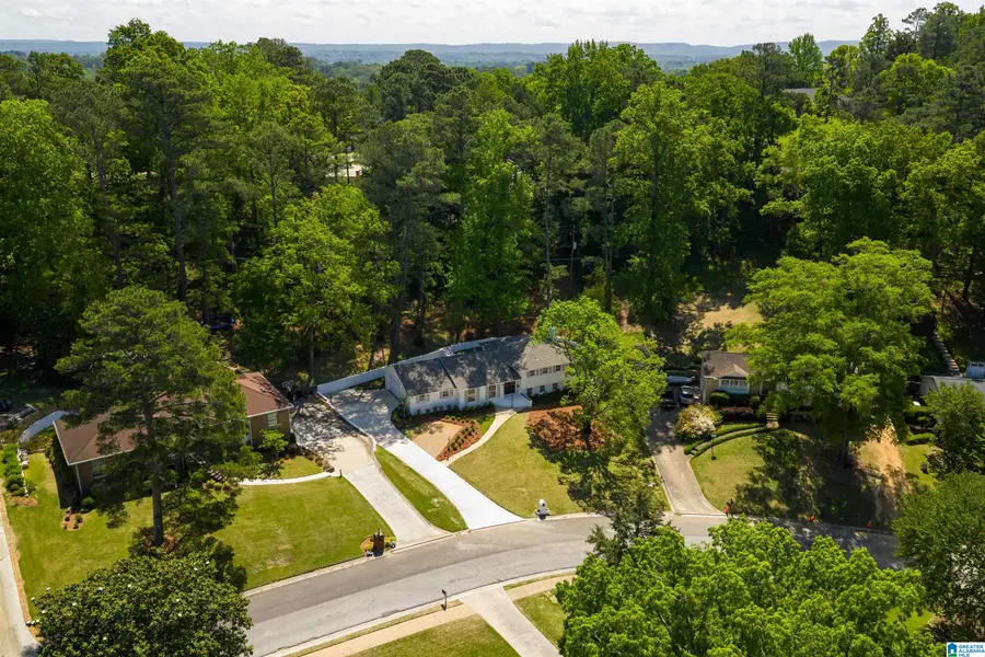 1375 BADHAM DRIVE, Vestavia Hills, AL 35216 - #2