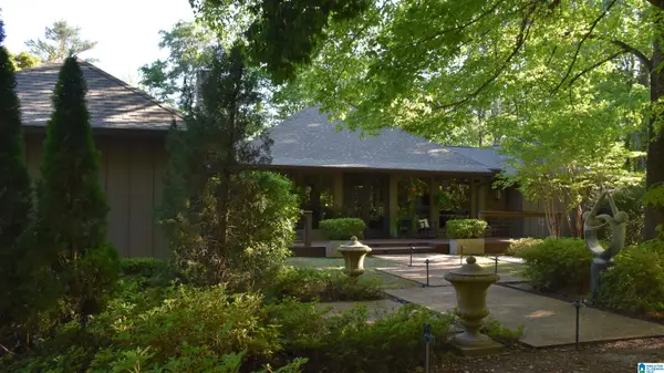 2653 OVERHILL CIRCLE, Sylacauga, AL 35150