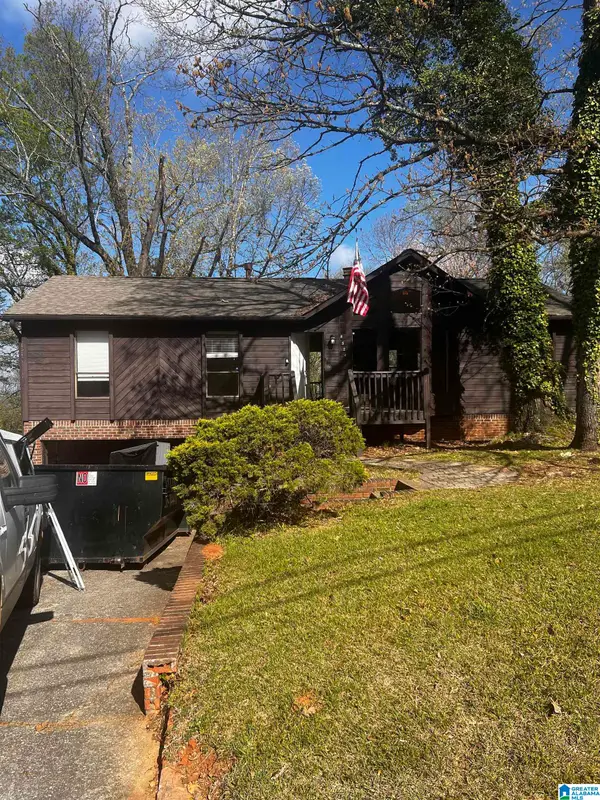 8524 CEDAR BARK CR, Birmingham, AL 35206