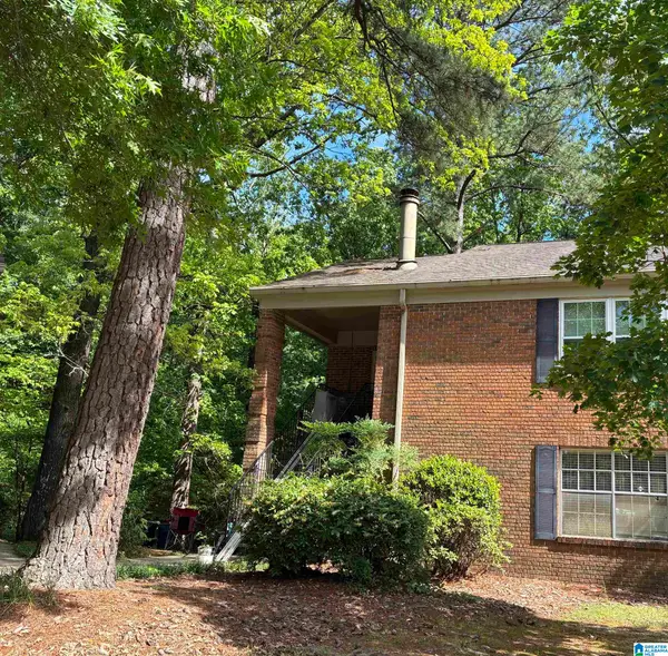 2122 MONTREAT CIRCLE, Vestavia hills, AL 35216