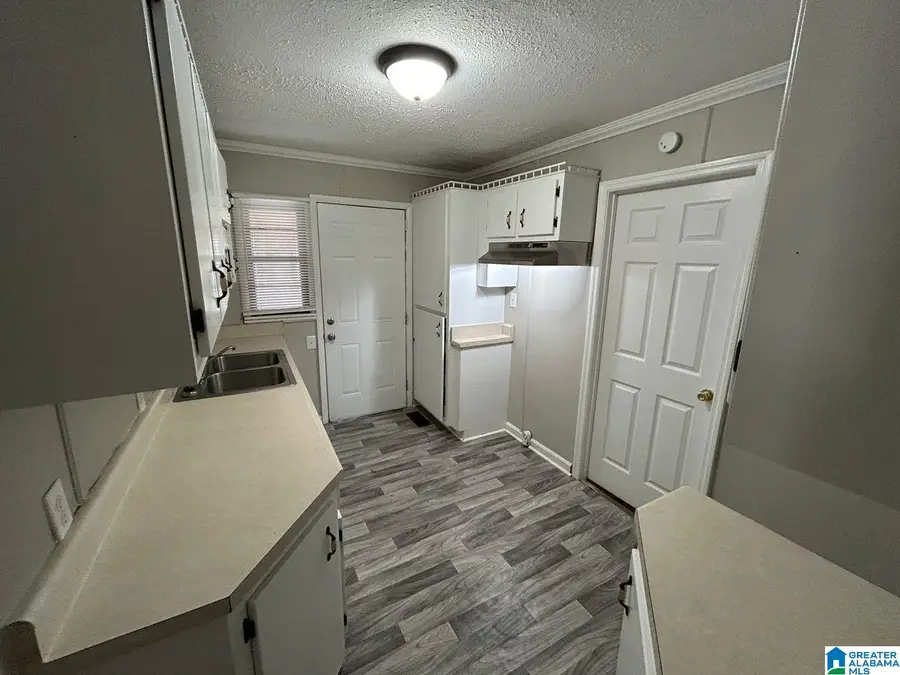 1820 WOODLAND AVENUE SW, Birmingham, AL 35211 - #2