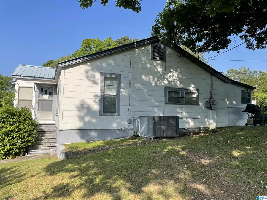 250 15TH AVENUE SE, Graysville, AL 35073 - #3