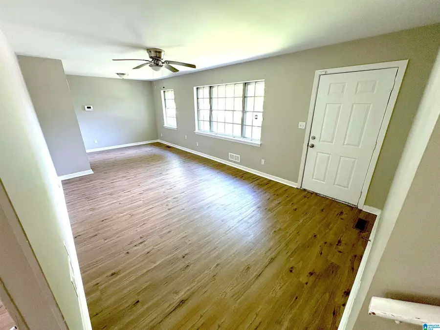 325 27TH COURT NW, Center Point, AL 35215 - #2