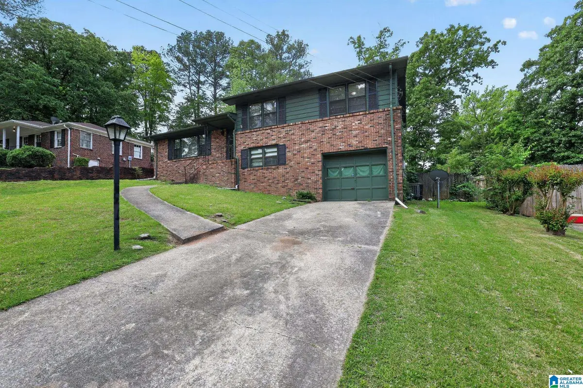 945 RIDGEWOOD CIRCLE, Birmingham, AL 35235 - #1