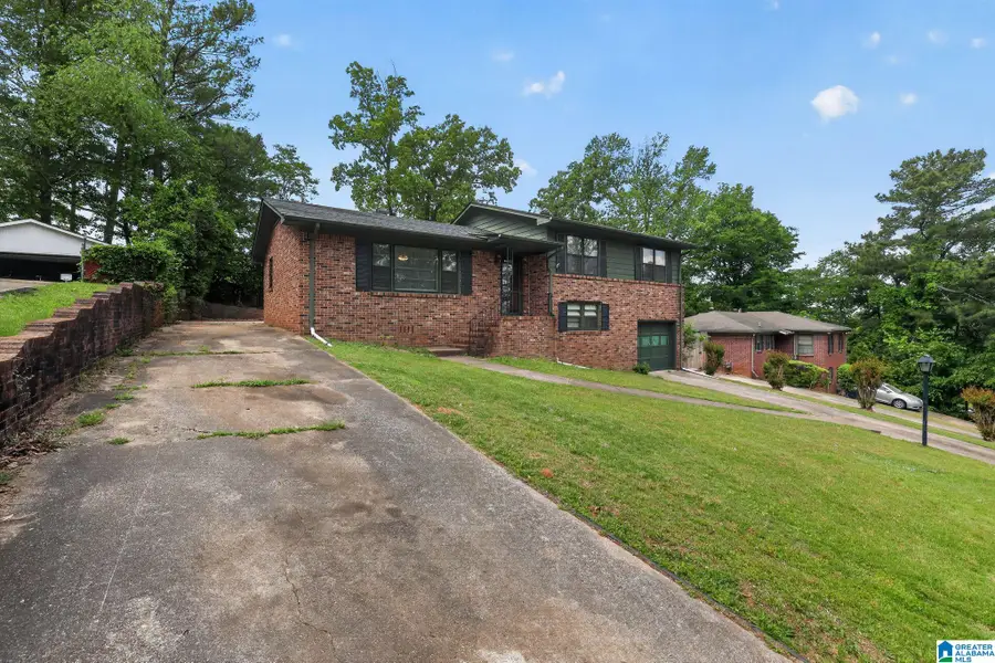 945 RIDGEWOOD CIRCLE, Birmingham, AL 35235 - #2
