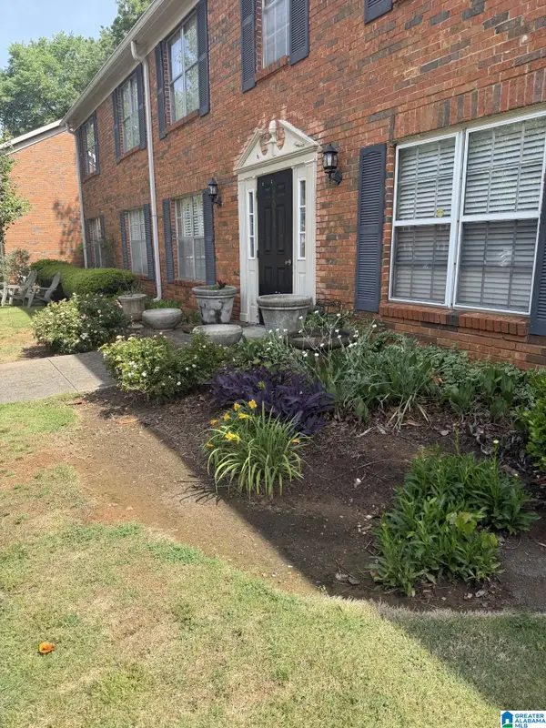 2041 MONTREAT PARKWAY, Vestavia hills, AL 35216
