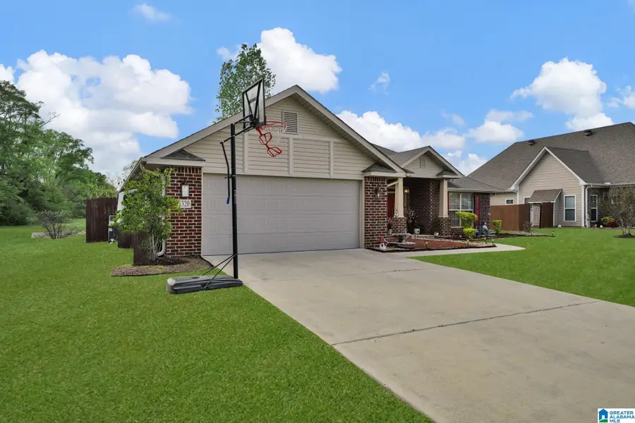 1320 SILVER CREEK TRACE, Alabaster, AL 35007 - #2