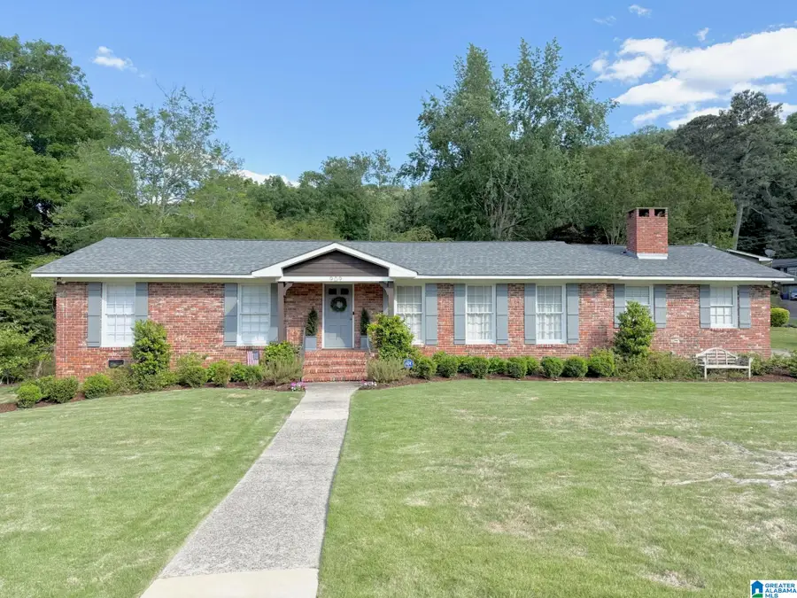 909 SHADES GLEN DRIVE, Homewood, AL 35226 - #2