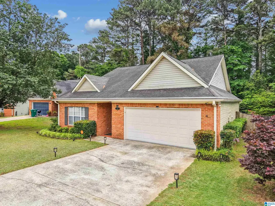 1113 HALE CIRCLE, Center Point, AL 35215 - #3