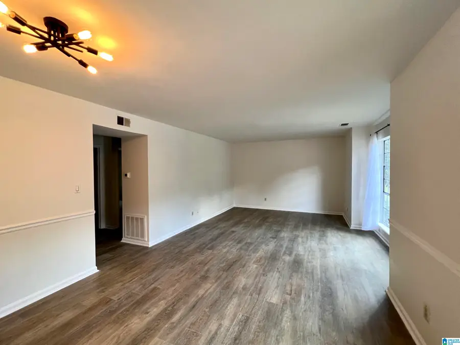 2024 MONTREAT PARKWAY, Vestavia Hills, AL 35216 - #3