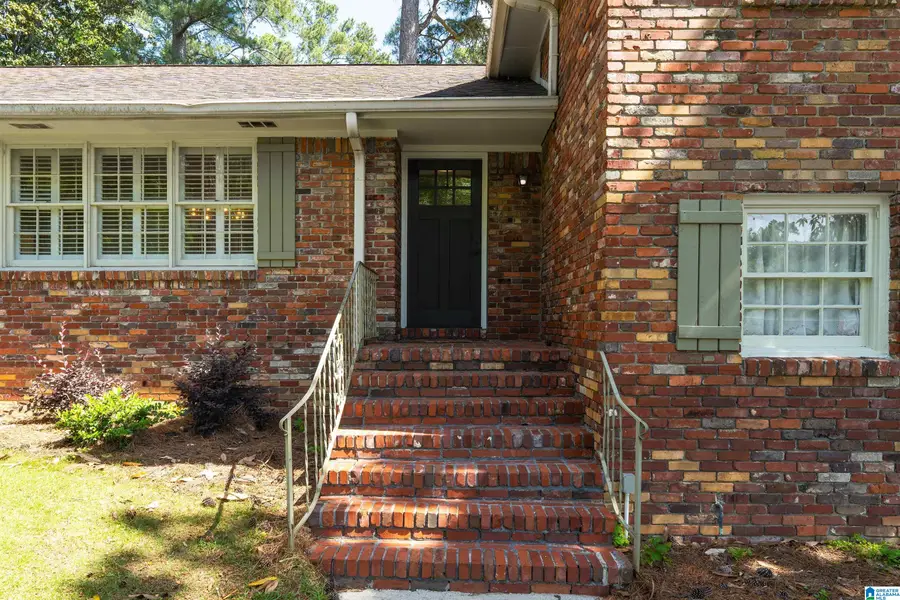 2300 CROSSGATE TRAIL, Vestavia Hills, AL 35243 - #2