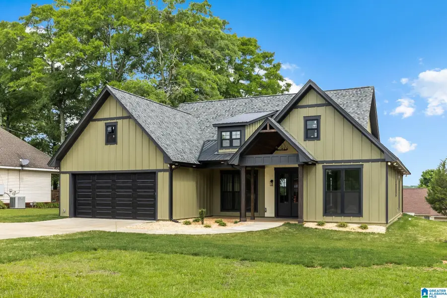 1604 4TH AVENUE N, Clanton, AL 35045 - #2