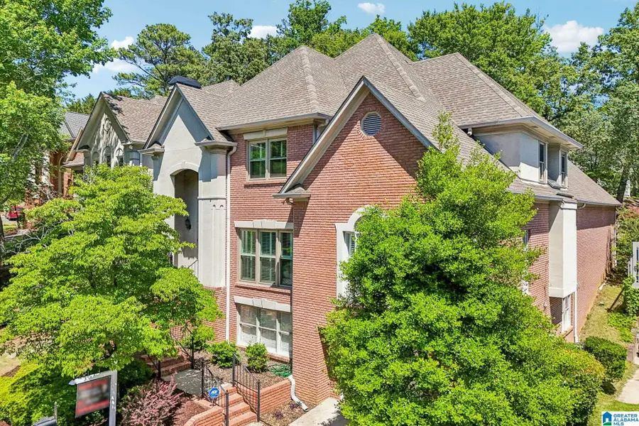 1220 WELLINGTON CIRCLE, Vestavia Hills, AL 35243 - #3