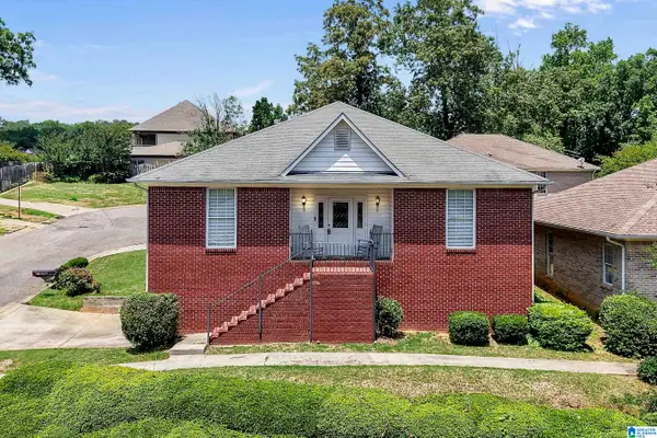 1524 JACOBS CIRCLE, Vestavia hills, AL 35216