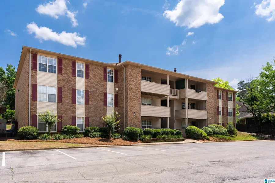1108 CHAPEL CREEK DRIVE, Hoover, AL 35226 - #2