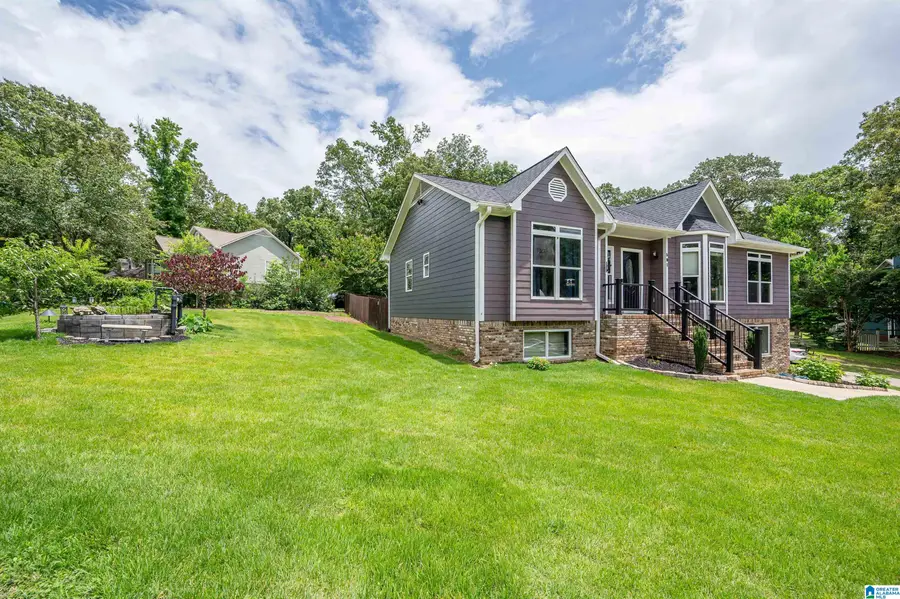 501 DOGWOOD FOREST CIRCLE, Alabaster, AL 35007 - #2