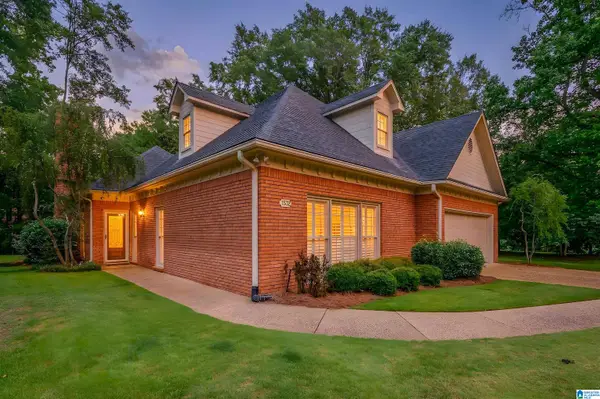 1532 ASHLEY WOOD CIRCLE, Vestavia hills, AL 35216