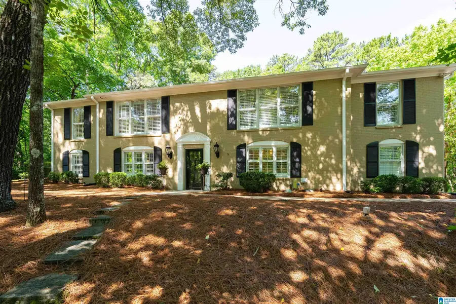 610 RIVERCHASE PARKWAY W, Hoover, AL 35244 - #2