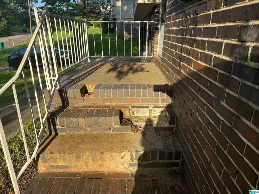 733 COUNTRY VIEW DRIVE NE, Birmingham, AL 35215 - #3