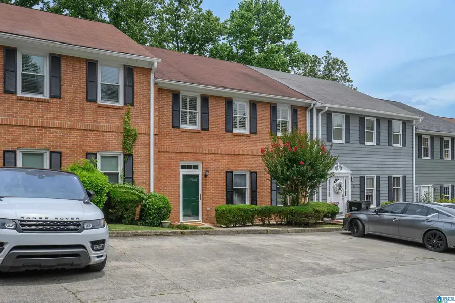 30 THE FALLS DRIVE, Vestavia Hills, AL 35216 - #2