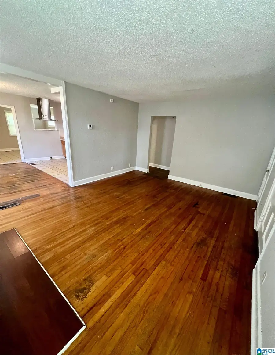 8504 3RD AVENUE N, Birmingham, AL 35206 - #2