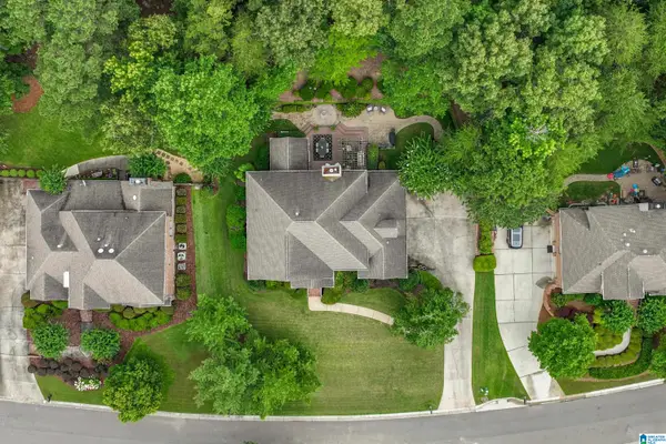 909 VESTLAKE HOLLOW CIRCLE, Vestavia hills, AL 35242