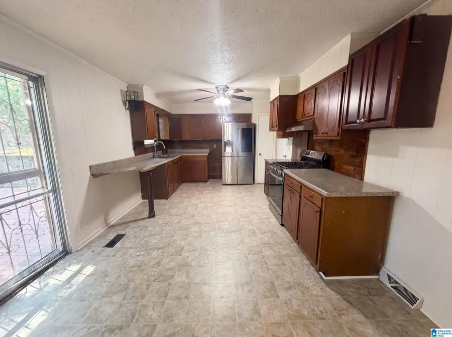 3115 33RD STREET SW, Birmingham, AL 35211 - #2
