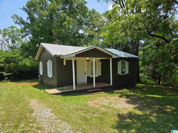 1216 N NORTH HELEN AVENUE, Sylacauga, AL 35150