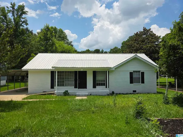 908 S HAMMETT AVENUE, Sylacauga, AL 35150