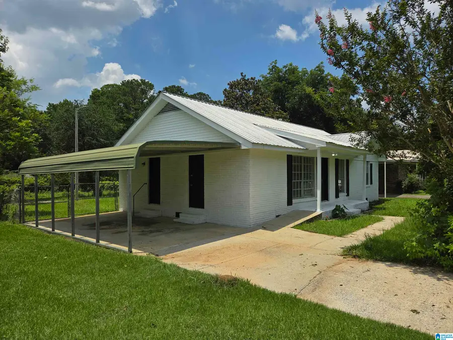 908 S HAMMETT AVENUE, Sylacauga, AL 35150 - #2