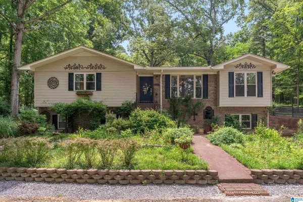 1800 REX LAKE ROAD, Leeds, AL 35094