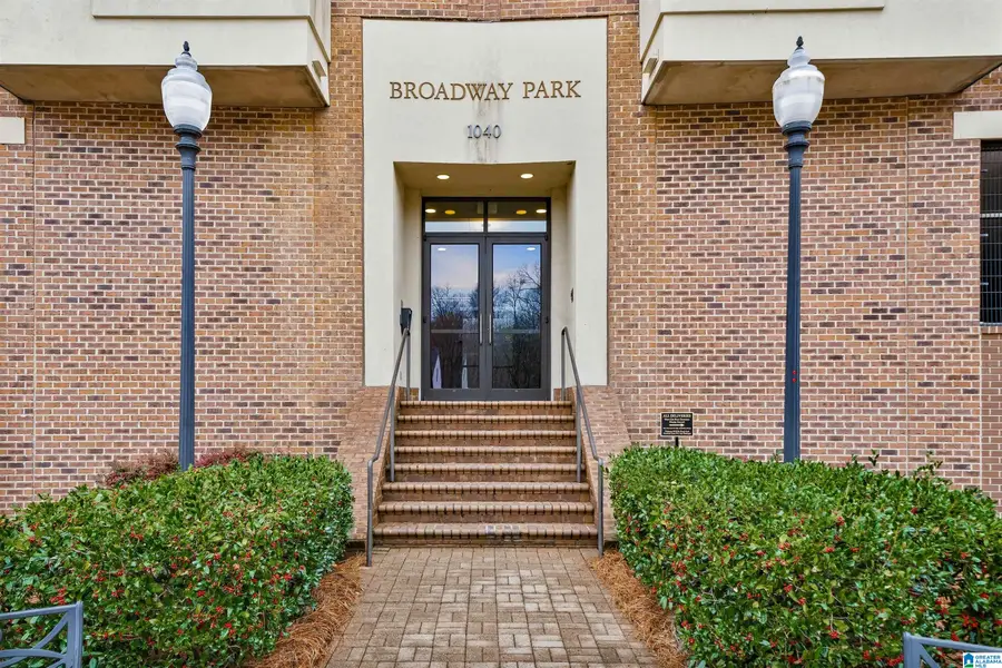 1040 BROADWAY PARK, Homewood, AL 35209 - #2