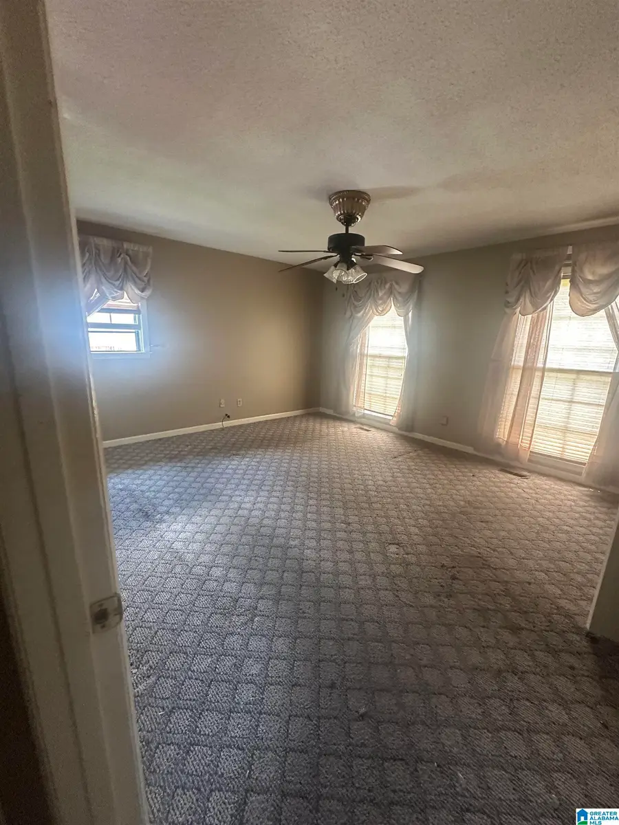 2373 7TH STREET NW, Center Point, AL 35215 - #2