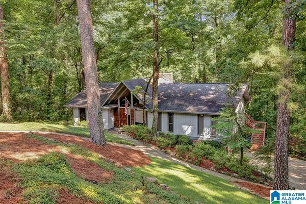 2016 WOODSORREL DRIVE, Hoover, AL 35244