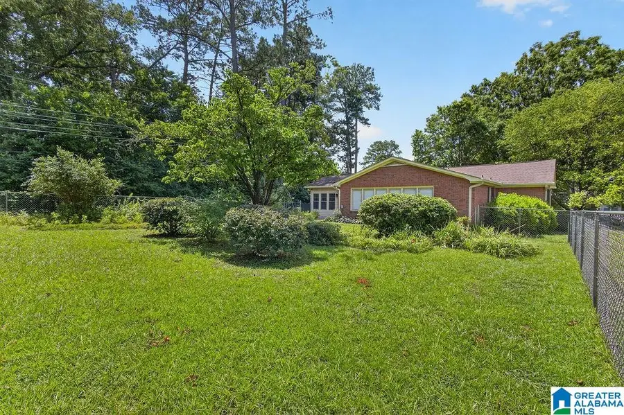 800 MAGNOLIA DRIVE, Sylacauga, AL 35150 - #2