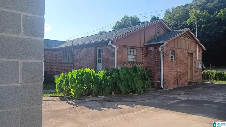 713 11TH STREET, Pleasant Grove, AL 35127 - #3