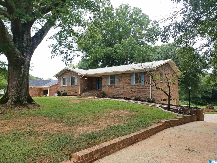 1012 DOGWOOD CIRCLE, Sylacauga, AL 35150 - #2