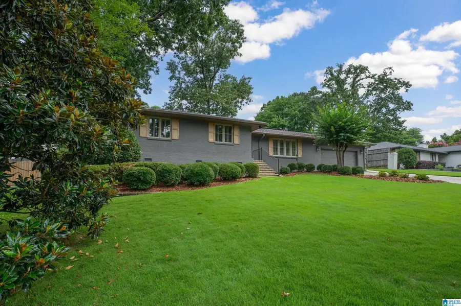 1920 SOUTHWOOD ROAD, Vestavia Hills, AL 35216 - #3