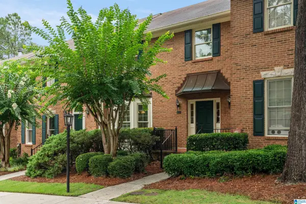 909 CHESTNUT OAKS CIRCLE, Hoover, AL 35244