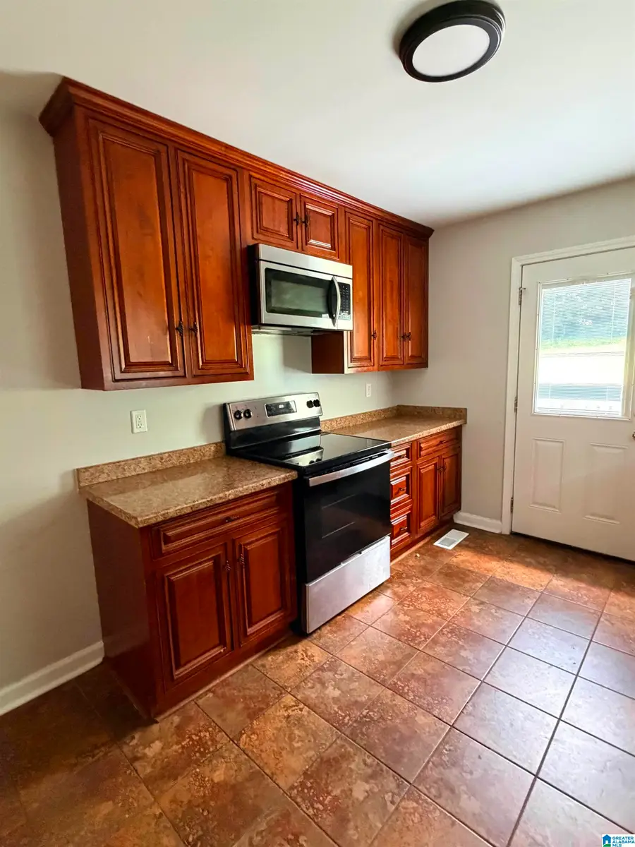 2701 8TH STREET NE, Center Point, AL 35215 - #2